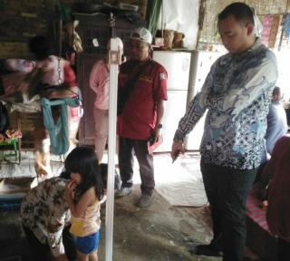 Lurah Kwala Bekala Kecamatan Medan Johor Kunjungi Warganya