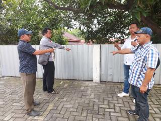 Caleg PSI Dengar Keluhan Warga : Demi Kepentingan Bisnis Lahan Parkir Big White Coffee Akses Rumah Warga Di Tutup