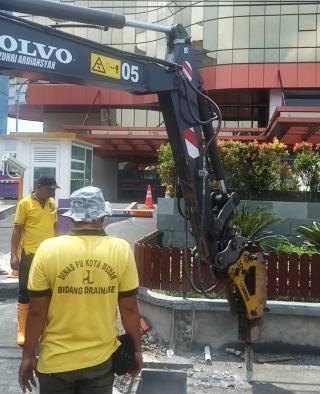 RS Regina Maris, Di Duga Tak Miliki Rekomendasi Tekhnis Tutup Drainase Secara Permanen, Aktifis : Bongkar, Jangan Kalah Dengan Pengusaha