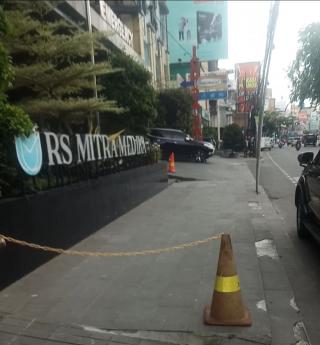 Tak Ramah Lingkungan, RS.Mitra Medika Premiere Di Duga Tutup Permanen Drainase Tanpa Rekomtek Dinas SDABMBK Medan