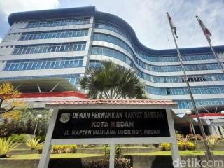 Ali Sipahutar Jadi Sorotan, Setelah Keluarkan SK "Rangkap Jabatan", Kini "Hamburkan" Uang Rakyat, Benahi Rooftop Rp 2 Milyar