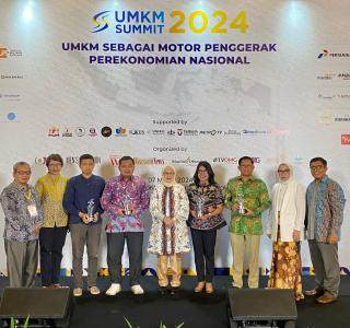 Lagi-lagi JNE Raih Penghargaan Mitra UMKM Pada UMKM Summit Awards 2024