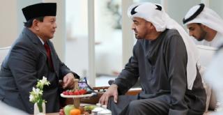 Bahas Kerja Sama Pertahanan dan Isu Internasional, Prabowo Kunjungi Presiden MBZ di UEA