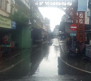 ODTW Pagaruyung Di Kampung Madras "Banjir" Kaki Pedagang "Lembek" Menahankannya, Dinas SDABMBK Di Minta Bertanggung Jawab