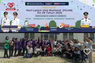 Ketua TP PKK Kecamatan Medan Petisah Ny, Uci Paramitha Arafat Syam Beserta kader PKK Gelar Hari Lansia Ke-29 Di Taman Lili Suheri