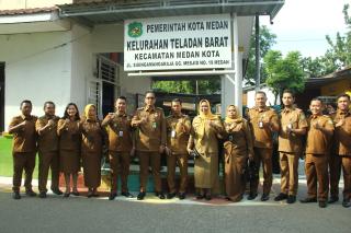 Tinjau Program Unggulan Kelurahan Teladan Barat, Camat Medan Kota Sambut Kunjungan Kerja Walikota Medan