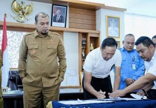 Hibah 12 Aset dari Kementerian PU, Bupati Inhu: Manfaatkan Untuk Kesejahteraan Masyarakat