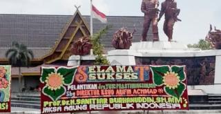 Mak, Papan Bunga ST Burhanuddin Muncul Pada Pelantikan Pejabat Eselon II Riau Pertanda Apa?
