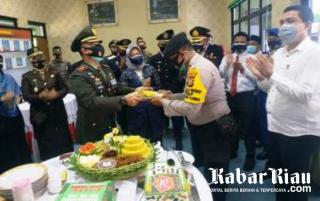 Kodim 0303 Bengkalis Didatangi Kapolres, Agung; Selamat ya..
