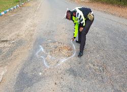 Warga Bintan dan Tanjungpinang Keluhkan.Jalan Jalinbar Rusak