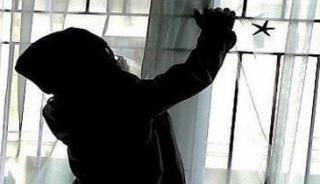 Celengan Toko Tjhin Hun Ying Digondol Maling Terekam CCTV