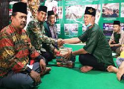 Sekeluarga Anton Dihadapan Ketua Umum PB GNP Covid 19 Memilih Masuk Islam