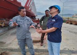 Progress Docking KN Ular Laut 405 Ditinjau Kazona Timur