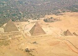 Video Bugil Turis di Puncak Piramida Khufu yang Viral Diusut Polisi Mesir