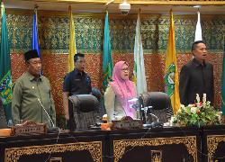 Rapat Paripurna Gubenur Riau Wan Thamrin Hasyim Terakhirnya Bersama DPRD Riau Tentang LKPJ 2018 dan LKPJ AMJ Tahun 2014-2019