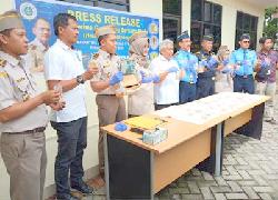 Taring Beruang Madu Seludupan Ditangkap di Riau