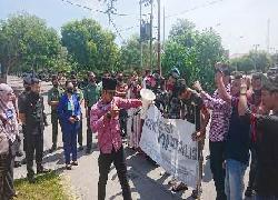WNA Pencuri Ikan Bebas, Nelayan dan Hempatan Demo PN Bengkalis