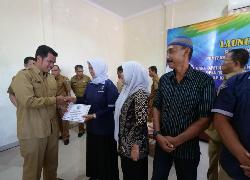 Bupati Bintan Serahkan Operasional RT/RW Triwulan I