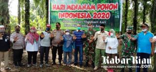 Sebanyak 20 Ribu Pohon Ditanam Atas Inisiasi Kodim 0313/KPR Di Tapung