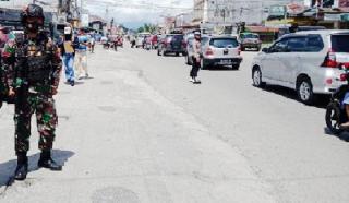 Pembagian Jatah Natal PT Freeport Di Timika Dikawal Pasukan Gabungan