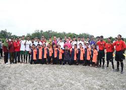 Bupati Buka Turnamen Sepak Bola U-18 Karang Taruna Kencana Sakti