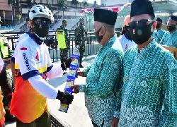 Yayasan Anne Avantie Bagikan 170.845 Susu Entrasol Pada Lansia di Atas 50 tahun