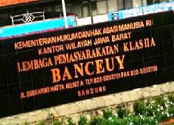 Petugas Jaga Lapas Narkotika Banceuy Temui Ganja