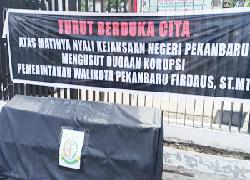 Kejari Pekanbaru Disebut "Mati Kutu" Usut Dugaan KKN Firdaus dan Kroninya