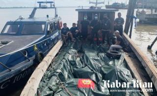 Tim Gabungan BC Bengkalis Amankan Kapal Bawa Barang Seludupan