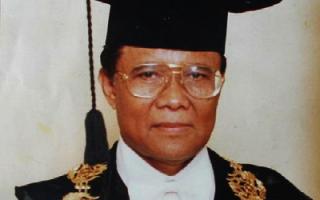 Inalillah, Prof Yuyun Wirasasmita Tutup Usia