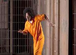 Kapolsek Ancam Tiga Tahanan Polsek Tenggilis yang Kabur "Tindakan Tegas"