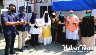 Pertamina RU II Sungai Pakning Salurkan APD