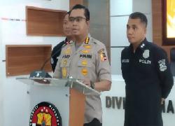 Polisi Dikeroyok Pendukung Bola Lapor