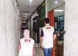 Selesai Geledah Kantor Bupati Bengkalis KPK Menuju Kantor PUPR
