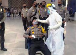 Personil Polres Bengkalis dan Jajarannya di Swab