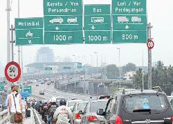 Beli BBM ke Malaysia Tanpa Melapor Warga Singapura Didenda