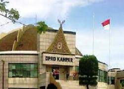 Pukul Kontraktor, Dewan Kampar Dipolisikan