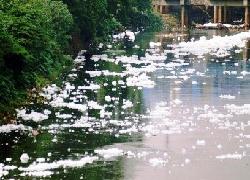 Limbah Dua Pabrik Plastik Cemari Kali Bekasi, Wawako Bekasi Desak KLHK Tindak