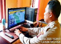 Kapolsek Rantau Kopar Cek Situasi Karhutla Melalui Dash Board RCM! Ini Katanya