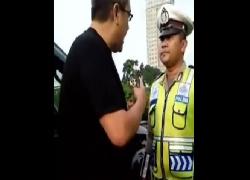 Vidio Pria Maki Polantas Viral, Sejumlah Netizen Dibuat Geram