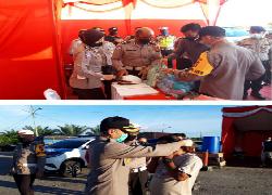 Cek Pospam Rantau Bais. Kapolres Rohil Bagi-Bagi Bingkisan Dan Ratusan Masker Kepengendara