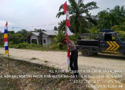 Keliling Desa! Kapolsek Rantau Kopar Himbau Warga Pasang Bendera Merah Putih